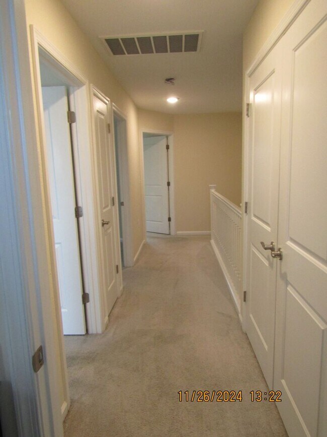 Building Photo - Hickory Manor