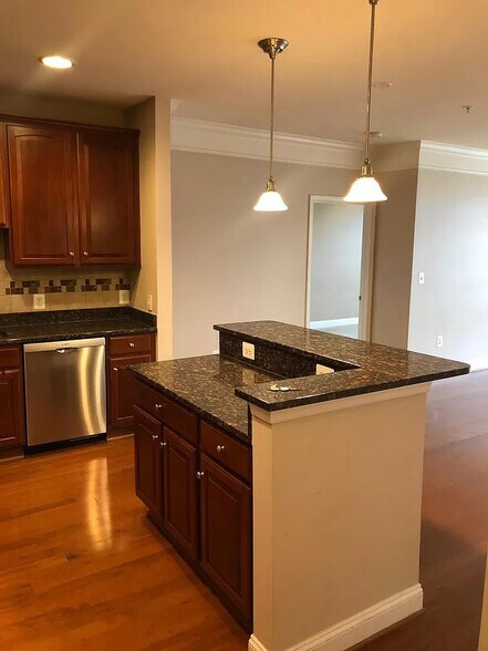 Building Photo - 1451 Belmont St NW