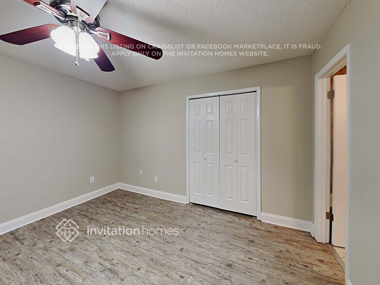 Building Photo - 462 E Springtree Way