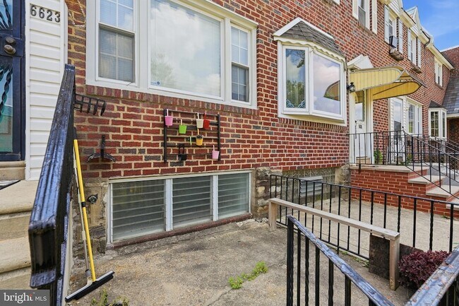 Building Photo - 6623 Tabor Ave