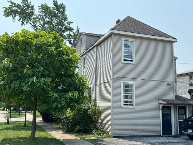 Building Photo - 116 E Quincy St