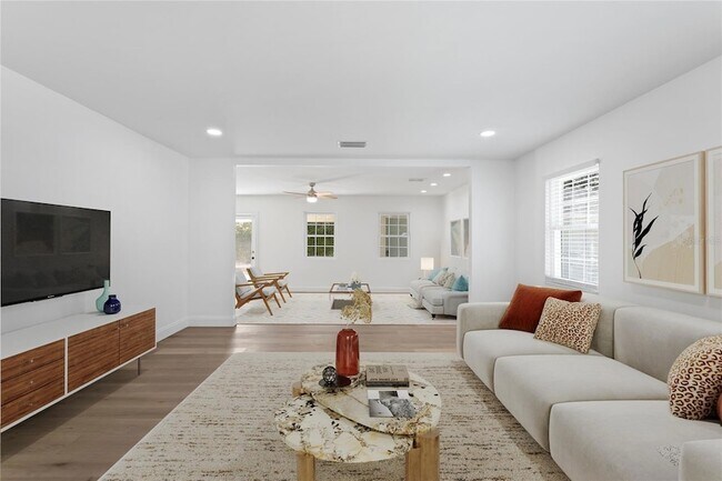 Building Photo - 4704 W Brookwood Dr