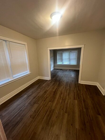 Building Photo - 4913 Devonshire Ave