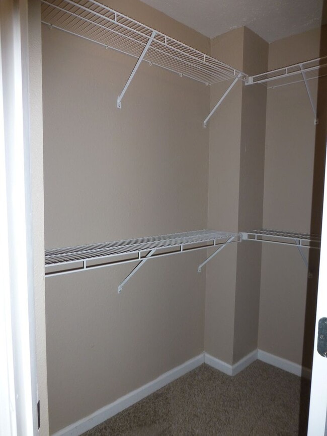 Building Photo - Stewarts Landing Neighborhood, Easy access to I-24