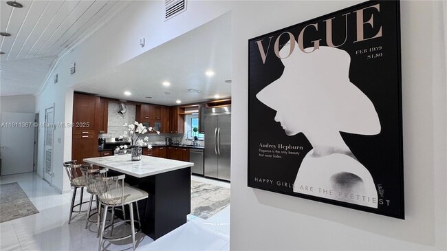 Building Photo - 1332 Van Buren St