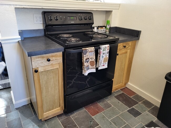 Building Photo - 30 Main St