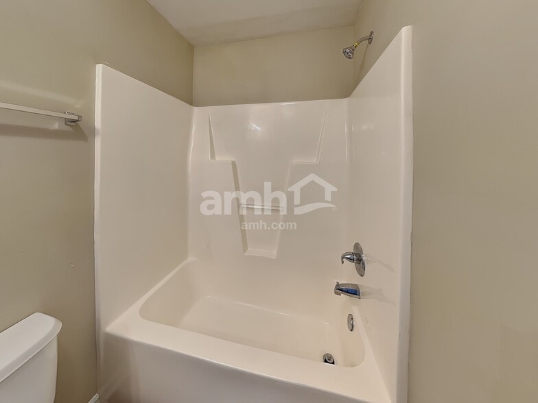 Building Photo - 79 Wolf Creek Ln