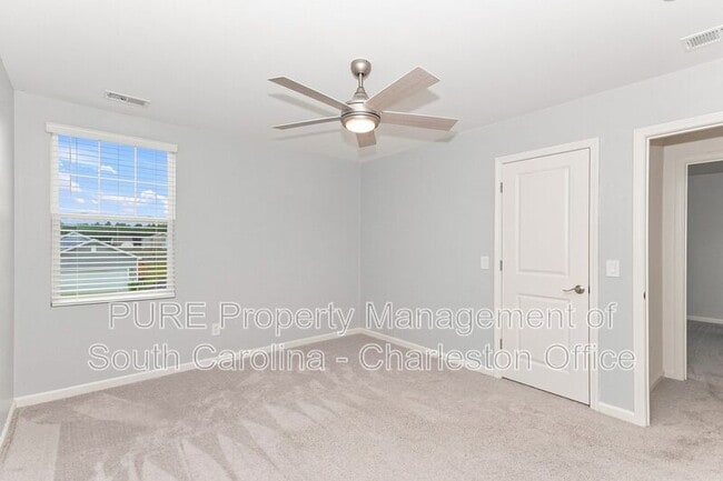 Building Photo - 484 Pender Woods Dr