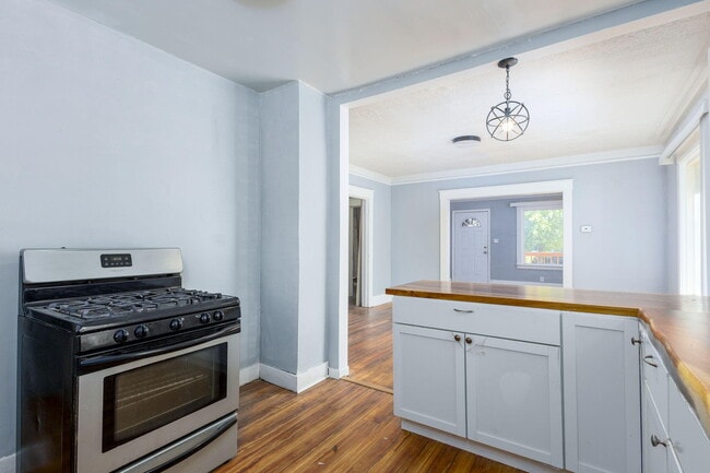 Building Photo - 20235 San Juan Dr