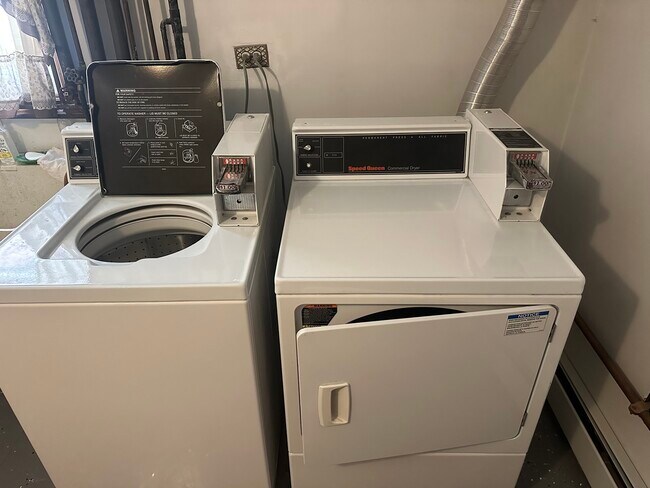 Building Photo - 8645 W Summerdale Ave