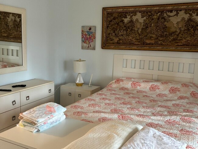 Building Photo - 325 Andover E