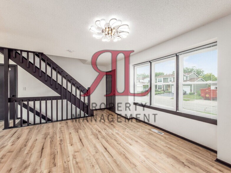 Building Photo - 5932 Waterview Dr