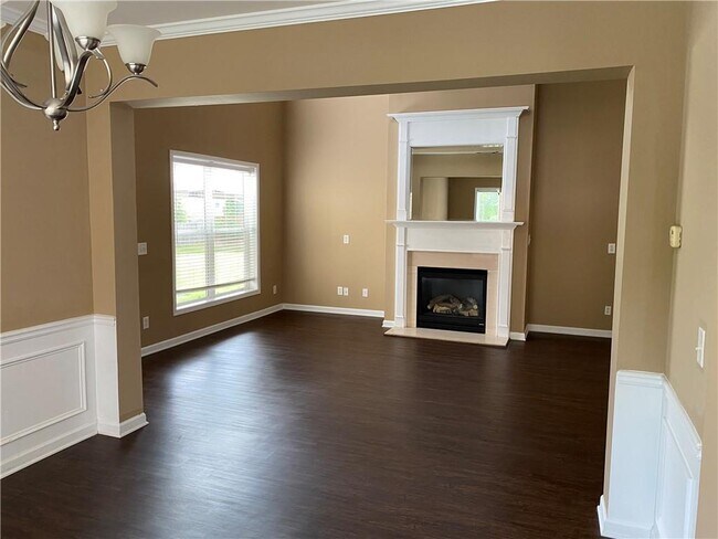 Building Photo - 5750 Carrington Pl