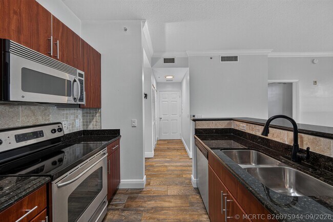 Building Photo - 2401 NE 65th St
