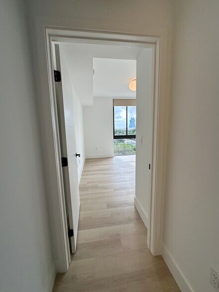 Building Photo - 4314 SW 49th Ct