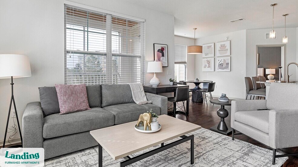 Building Photo - 415 E 2nd St S