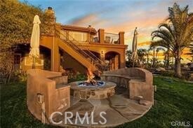 Building Photo - 2440 Los Alisos Dr