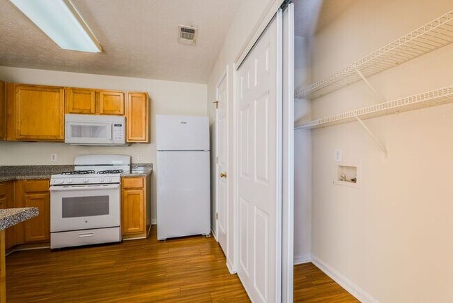 Building Photo - 263 Silver Ridge Dr