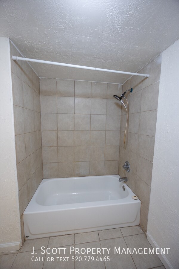 Building Photo - 6134 W Cavalier Dr