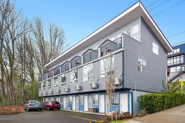 Building Photo - 3843 20th Ave SW