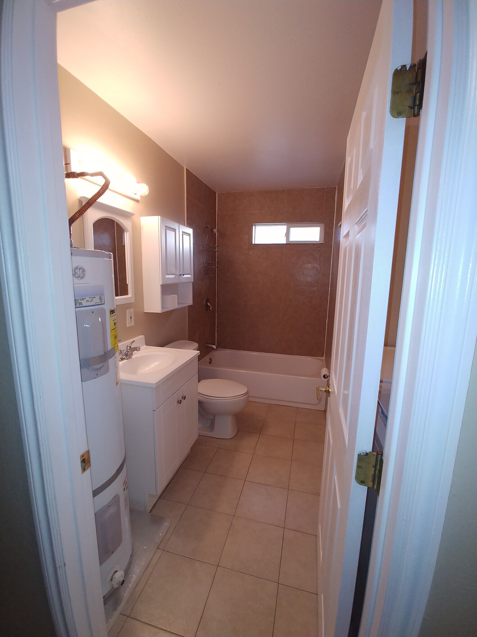 Bathroom - View 1 - 1410 E St