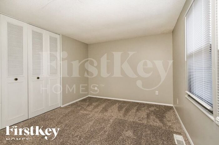 Building Photo - 5801 Somers Dr