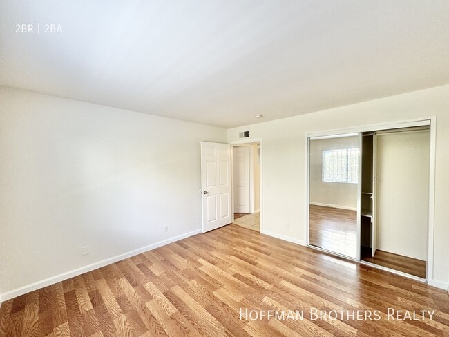 Building Photo - 5917 Woodman Ave