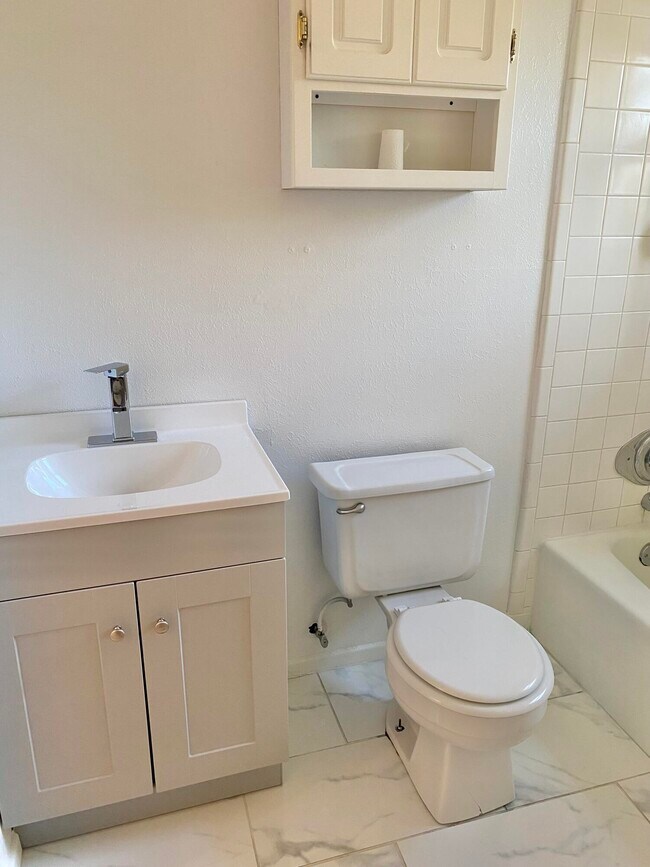 Building Photo - 2128 74th St