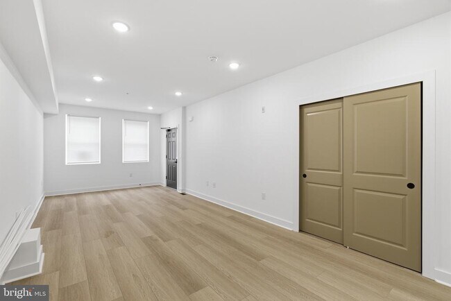 Building Photo - 2223 N 22nd St