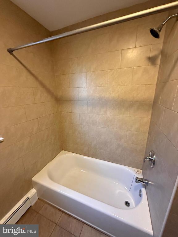 Building Photo - 304 Walnut St