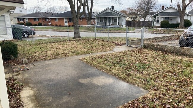 Building Photo - 908 Watervliet Ave