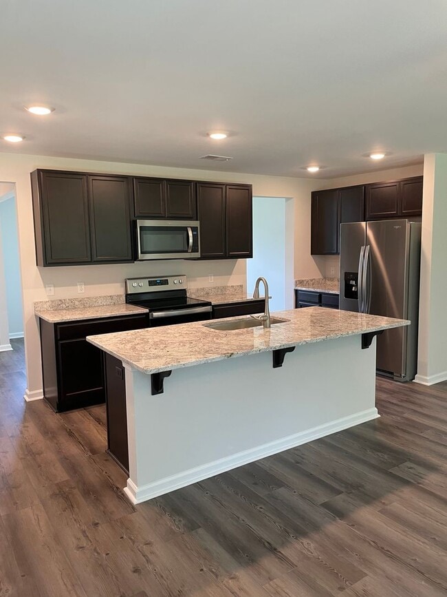 Building Photo - Rice Creek!  Port Wentworth **Rent Special...