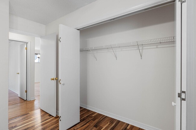 Building Photo - 1721 Colonial Ct