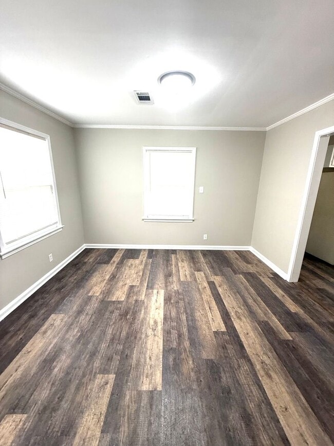 Building Photo - ** 3 Bed 1 Bath located in Grove Hill Estates ** Call 334-366-9198 to schedule a self tour