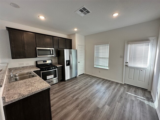 Building Photo - 16504 Moss Ln