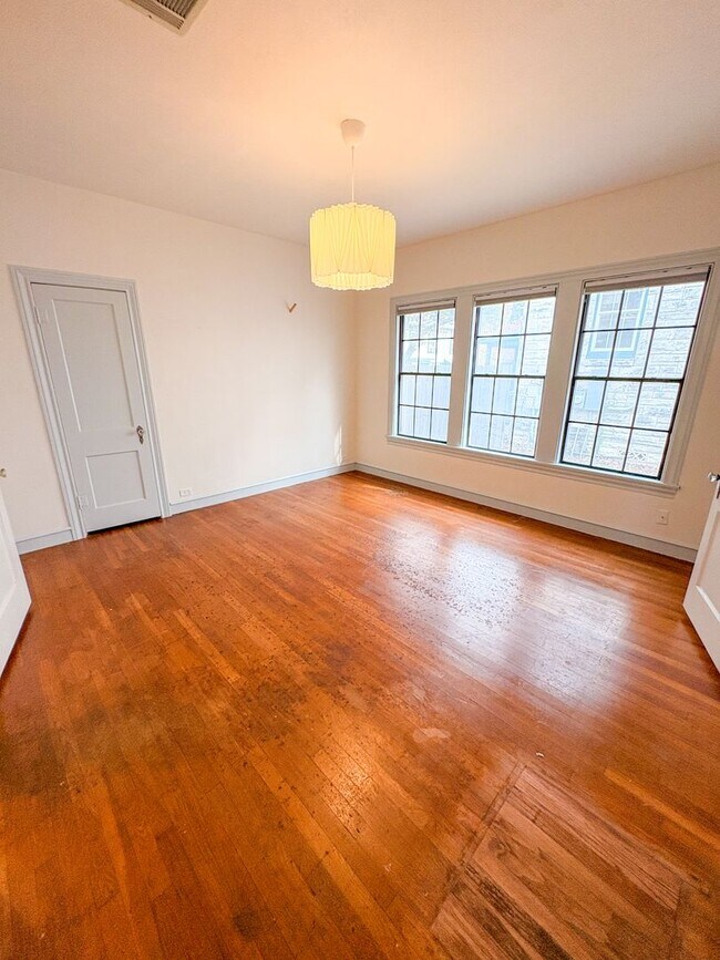 Building Photo - 515 N 32nd St