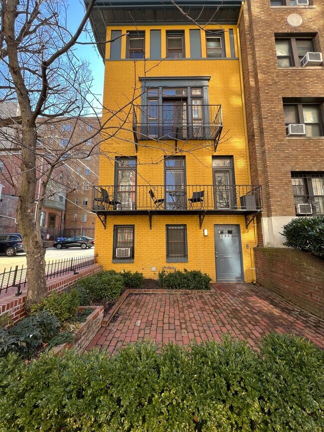 Primary Photo - Centrally Located 1BR/1BA in Dupont Circle...