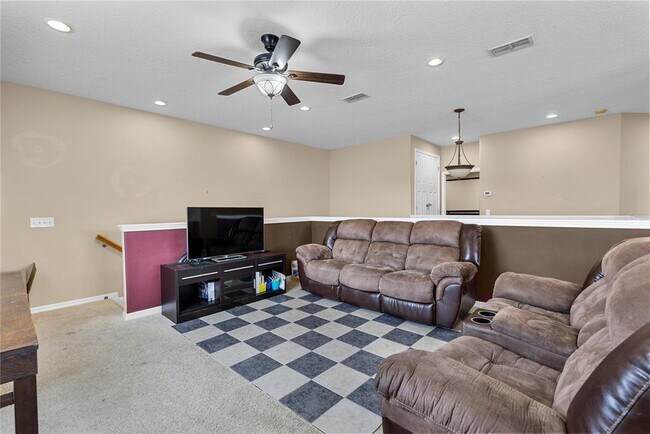 Building Photo - 1352 Oakcrest Ct