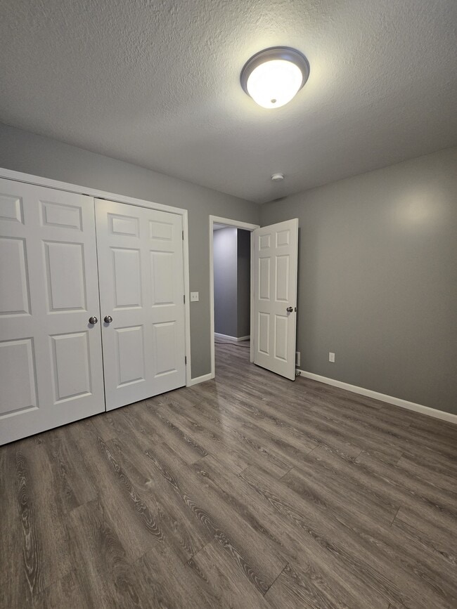 Building Photo - 1796 E Lake Mitchell Dr