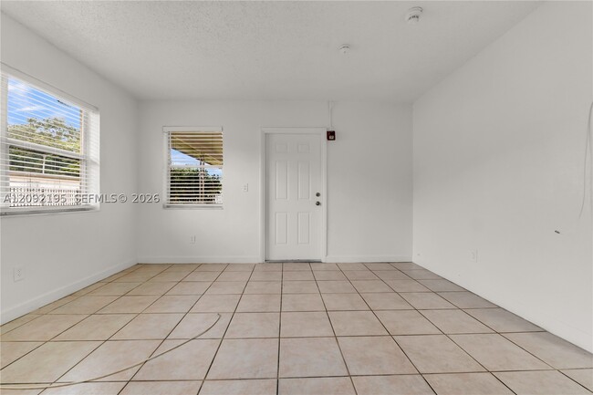Building Photo - 6318 SW 25th St
