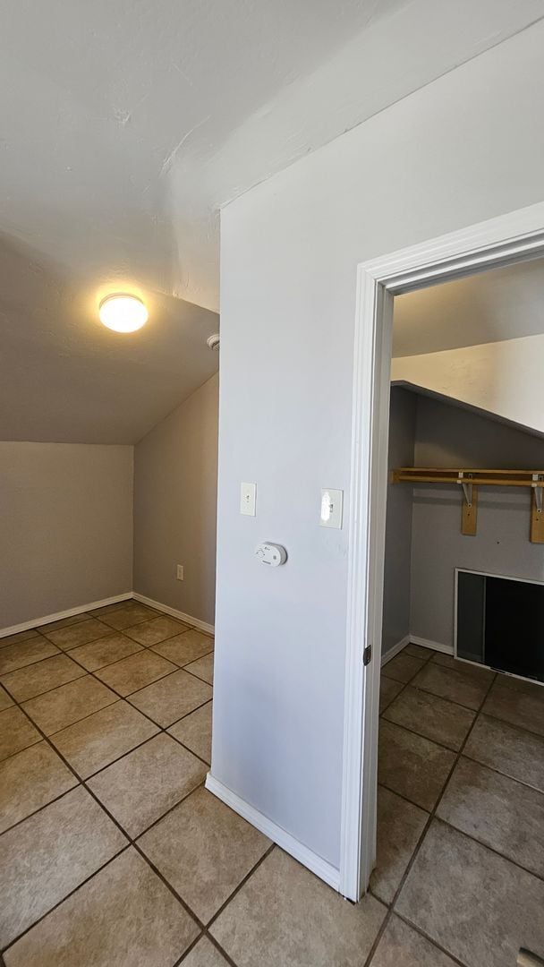 Building Photo - 911 Fruit Ave NW