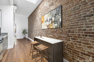 Building Photo - 861 Halsey St