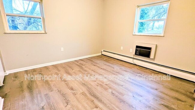 Building Photo - 3599 Schwartze Ave