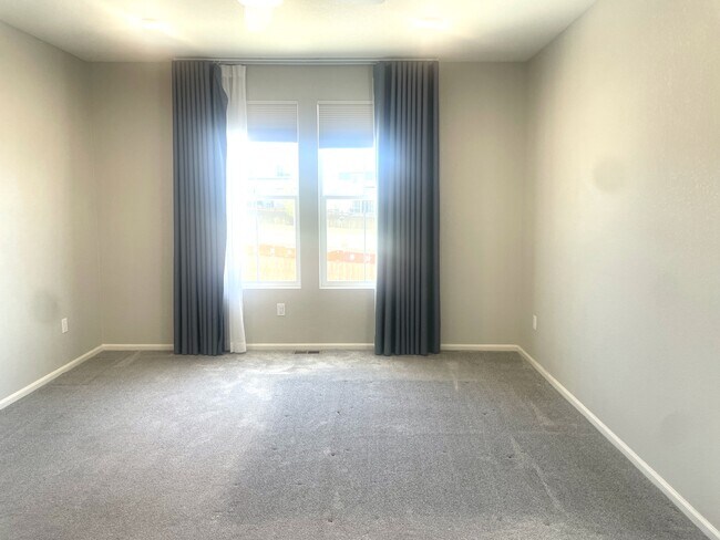 Building Photo - 4420 S Perth Ct
