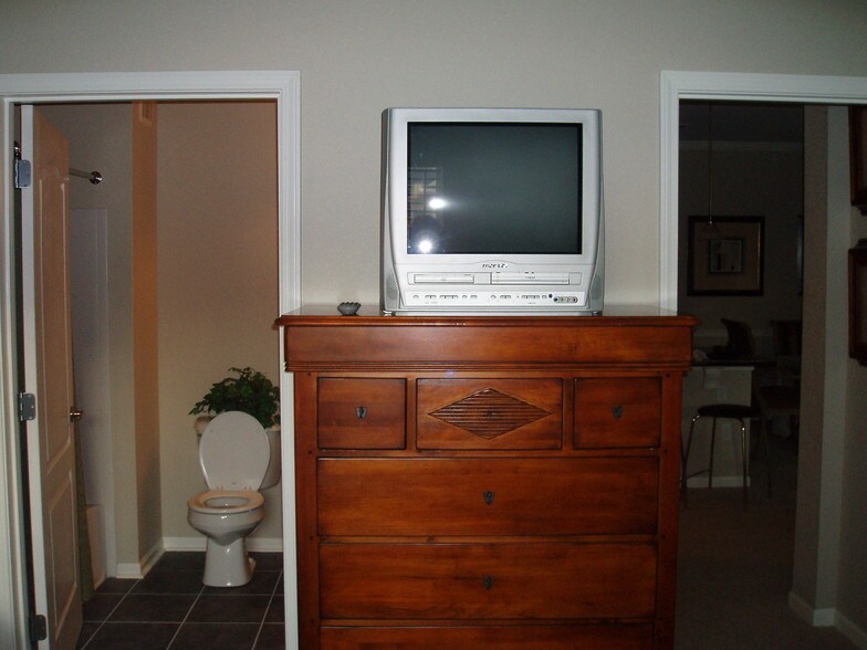 Building Photo - 12913 Tradd St