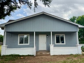 Building Photo - 406 G St