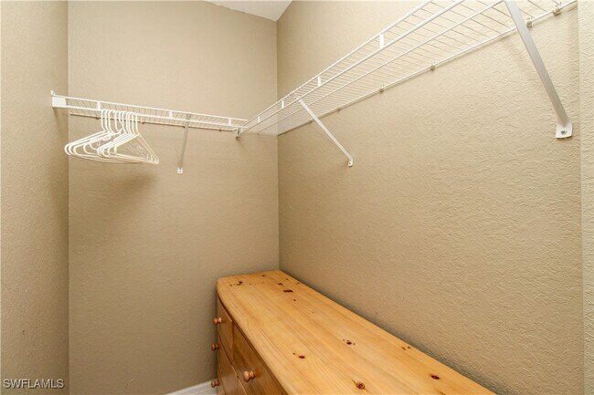 Building Photo - 1355 Mariposa Cir