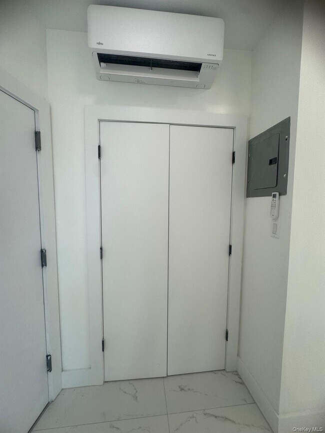 Building Photo - 91-04 43rd Ave