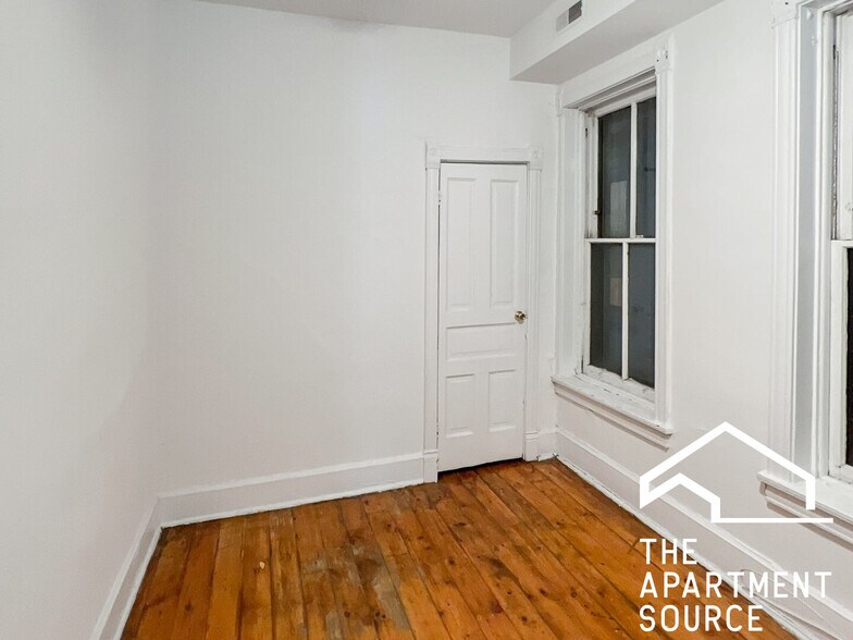 Building Photo - 1206 W Wrightwood Ave