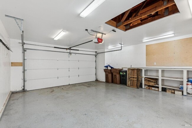 Building Photo - 93 Ashford Ave